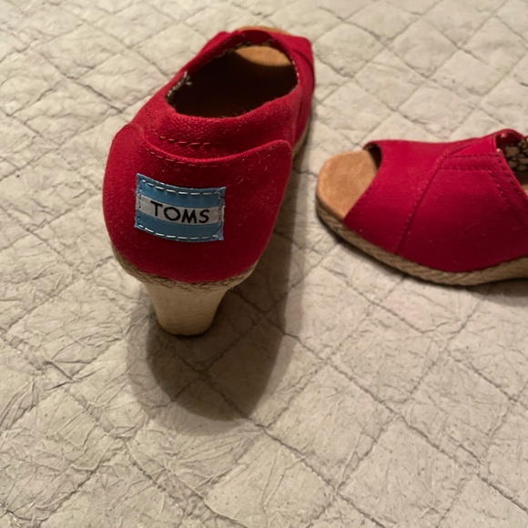 New Toms Wedge heel - Picture 2 of 4